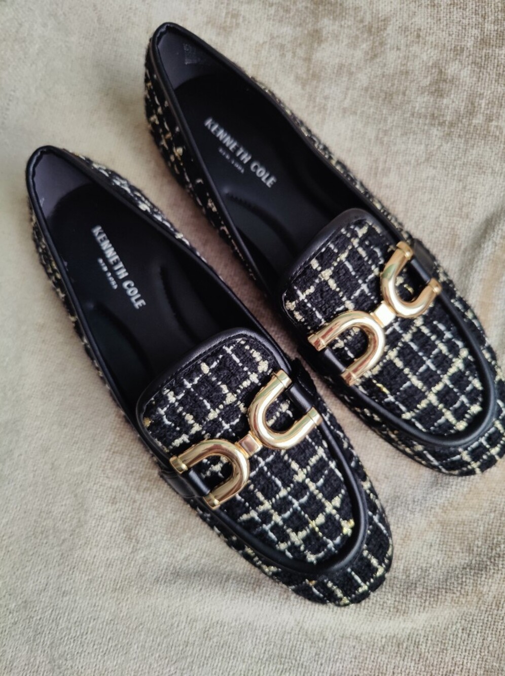 New Kenneth Cole Black and Gold Tweed Larisa Loafers with Gold Tone Buckle, Sz8 - Picture 13 of 13